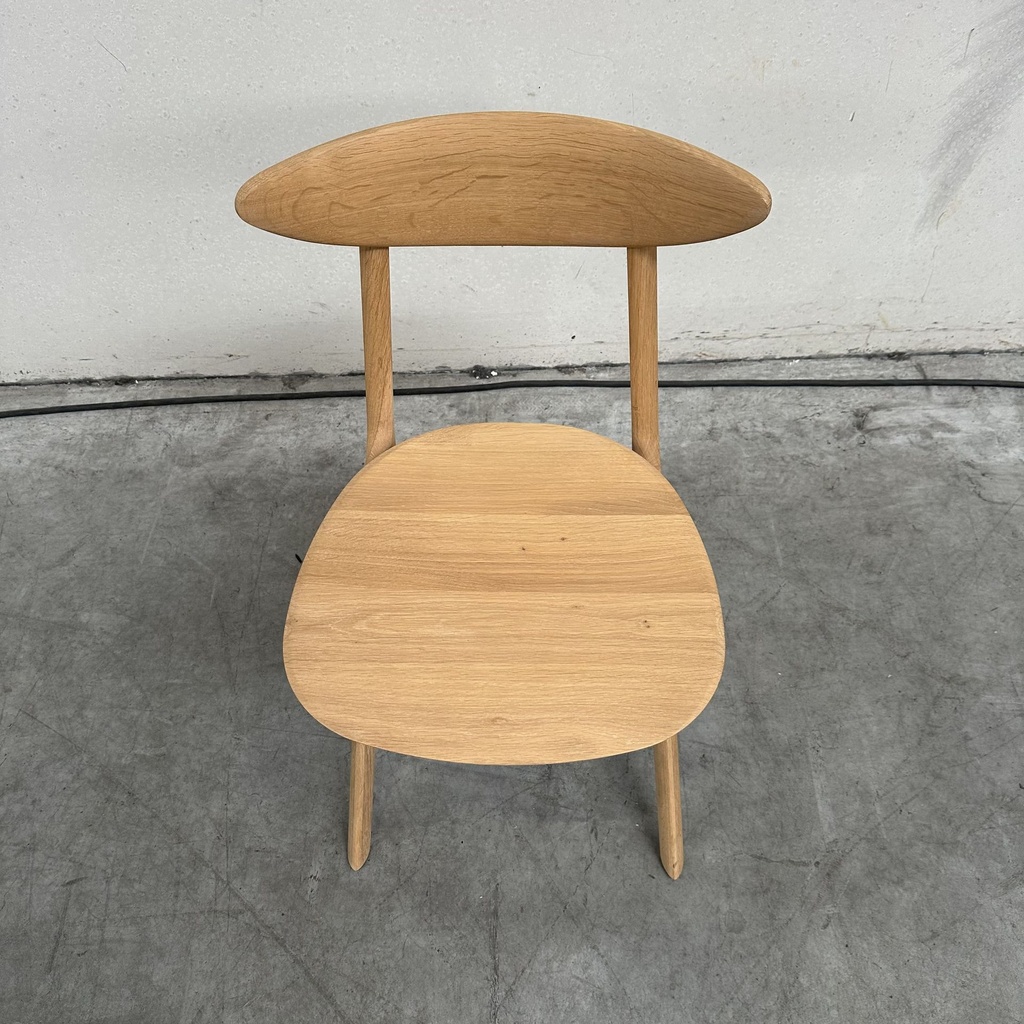 Eye dining chair