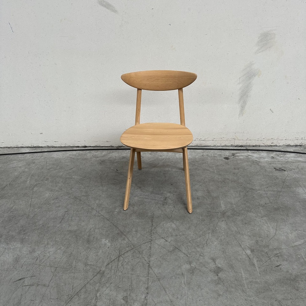 Eye dining chair