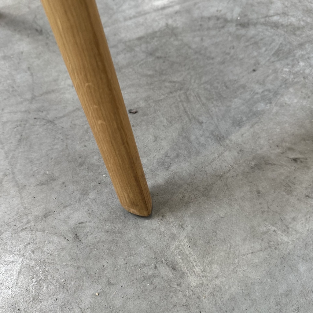 Eye dining chair