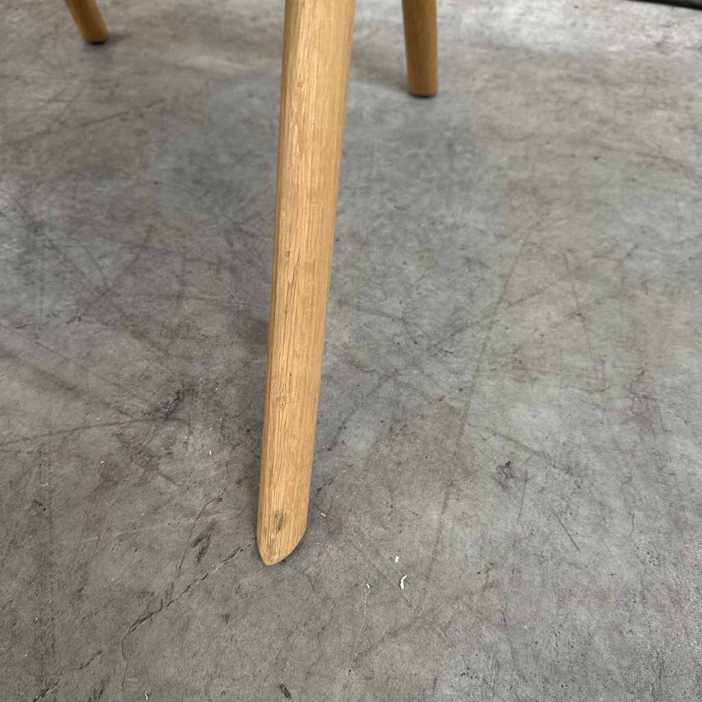 Eye dining chair