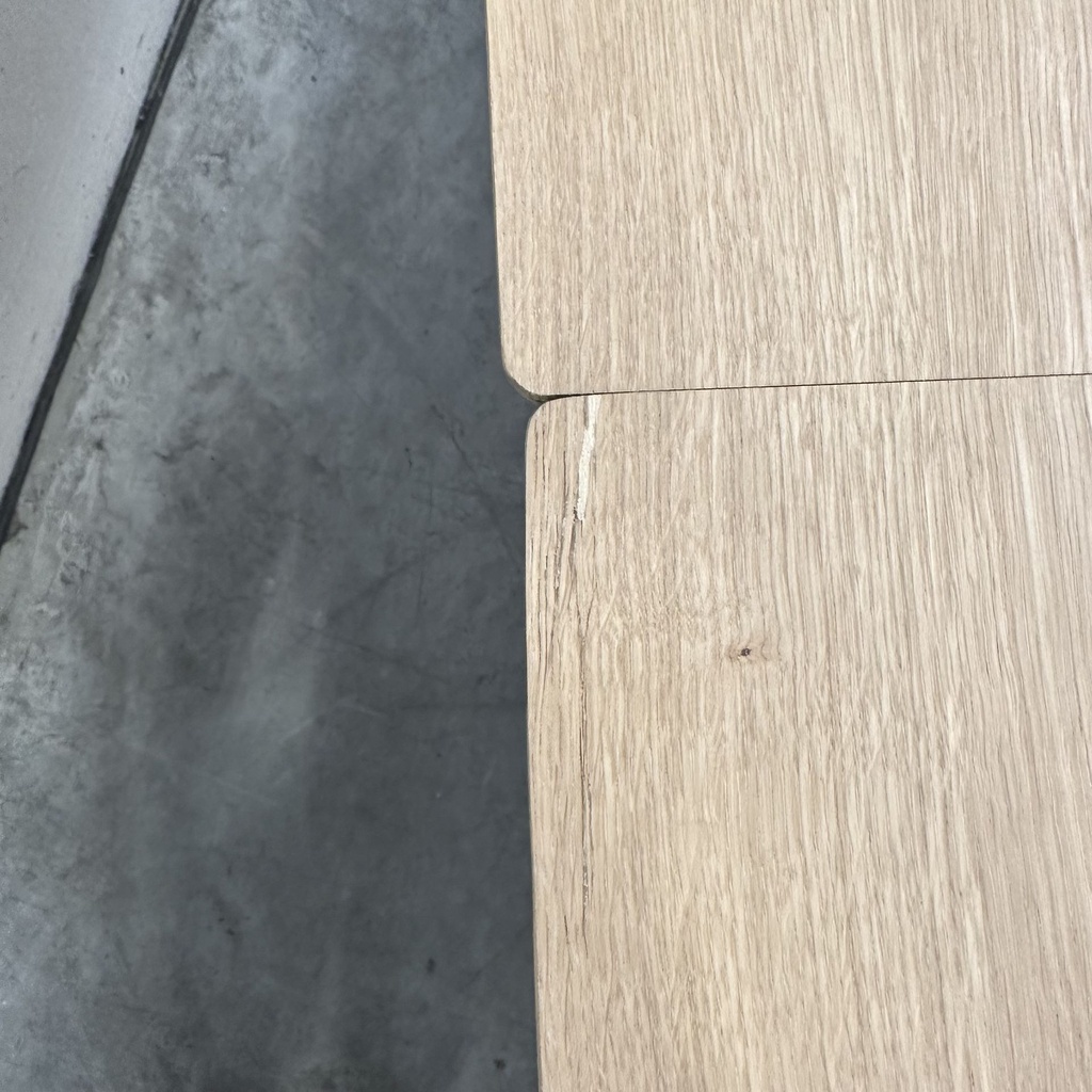 Bok extendable dining table
