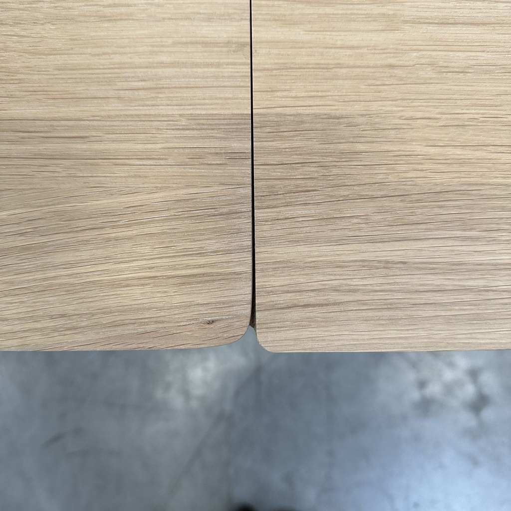Bok extendable dining table
