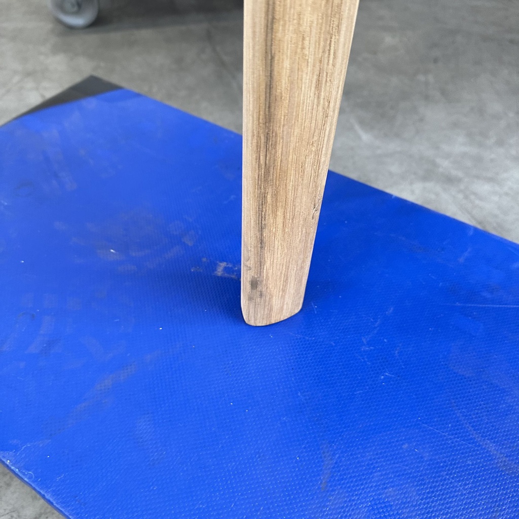 Bok extendable dining table