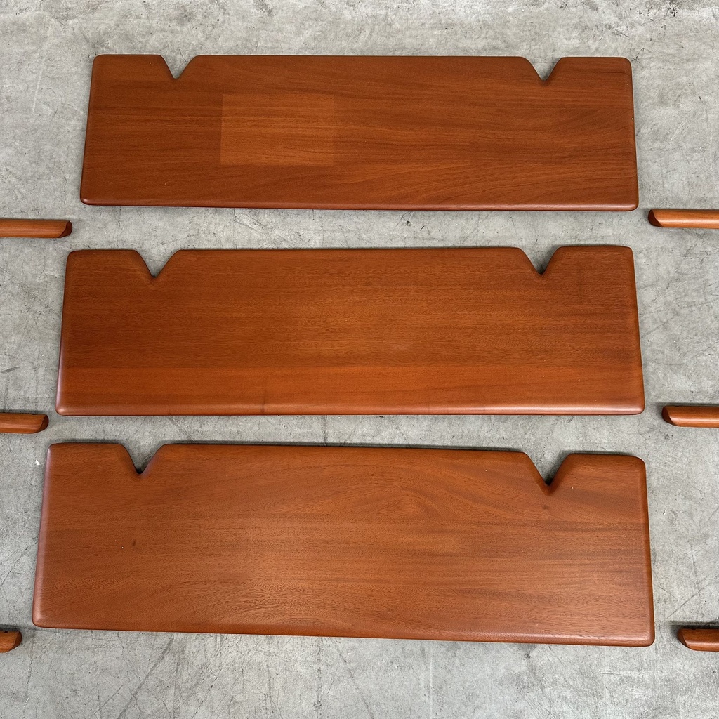 PI wall shelf