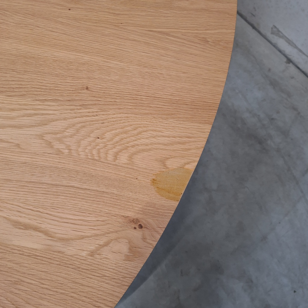 Circle dining table