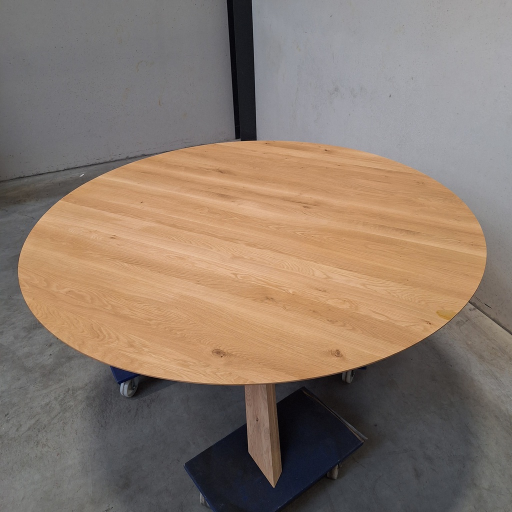 Circle dining table