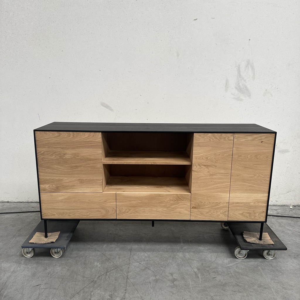 Blackbird sideboard