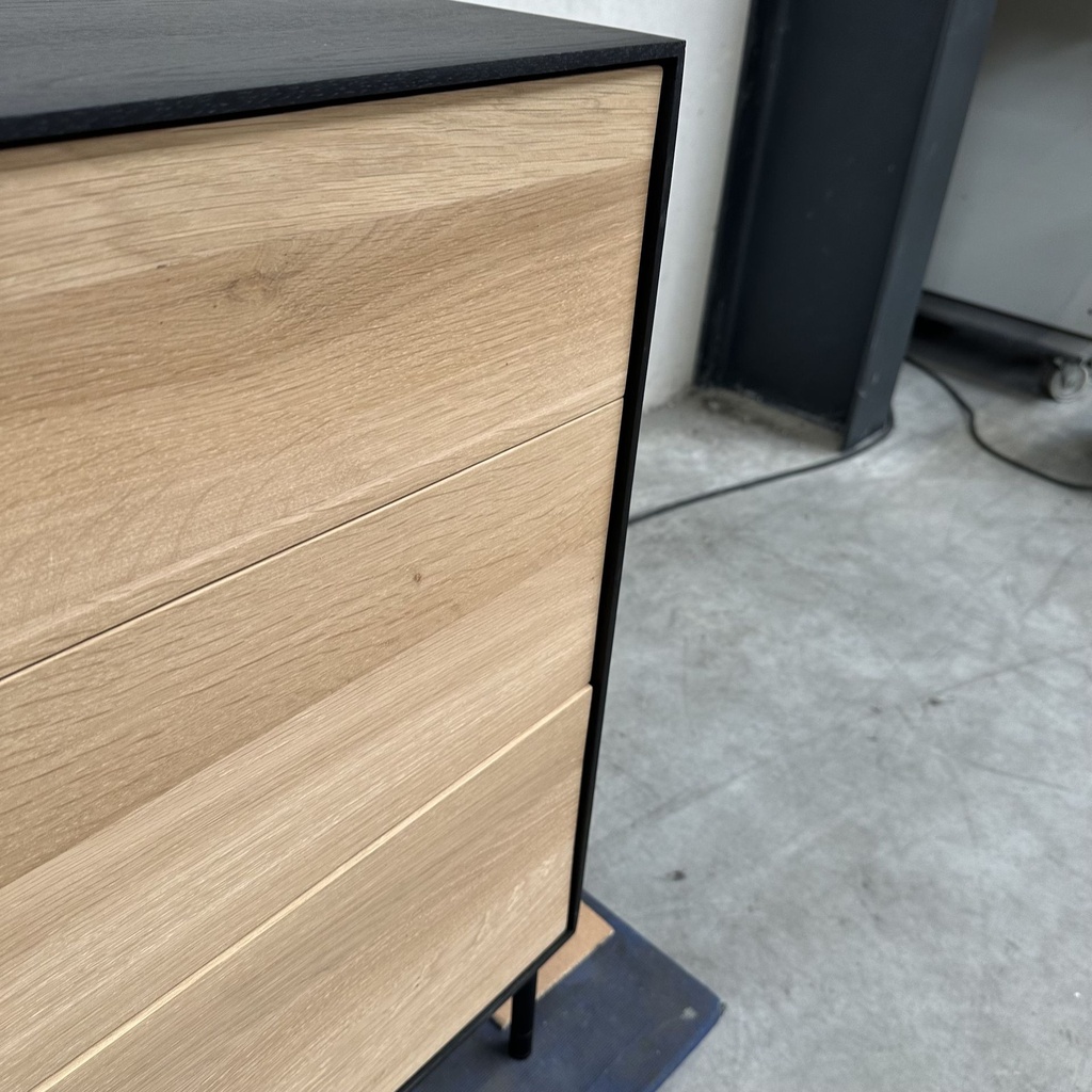 Blackbird sideboard