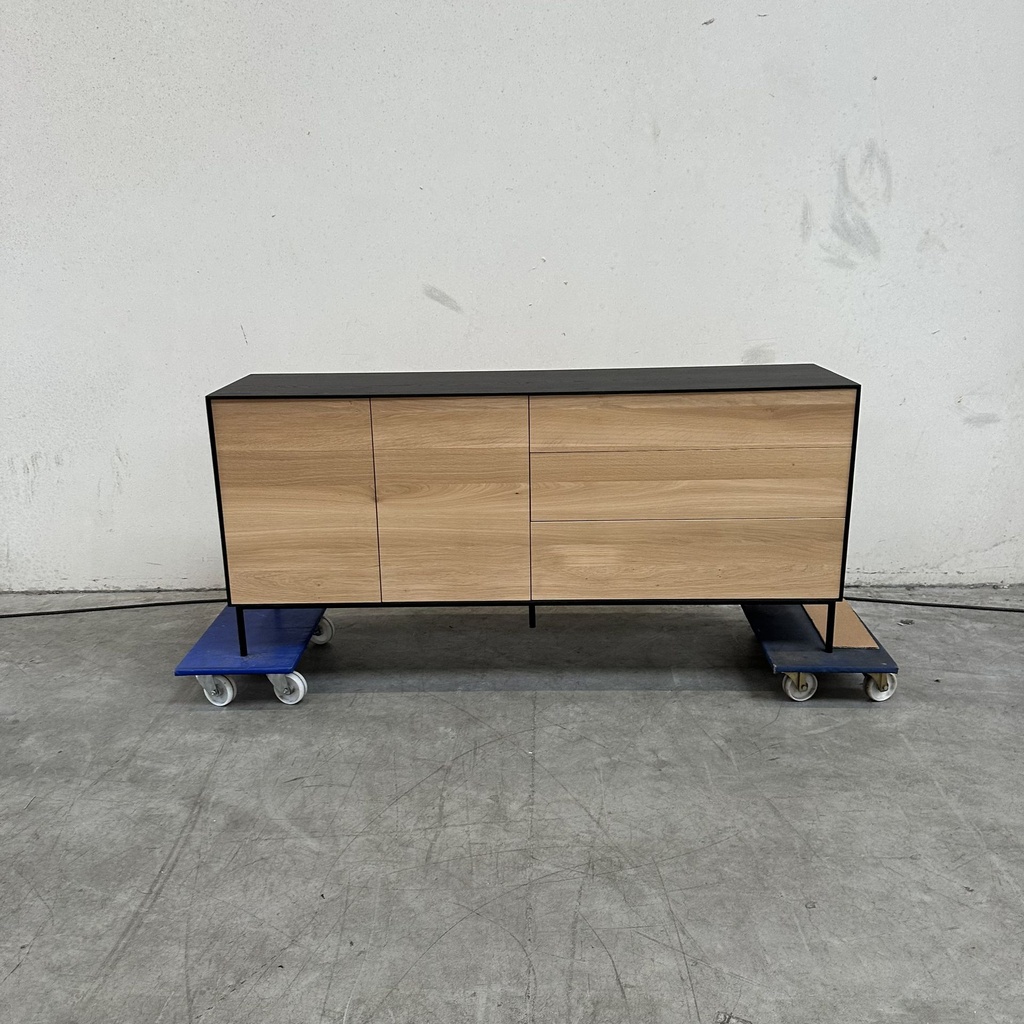 Blackbird sideboard