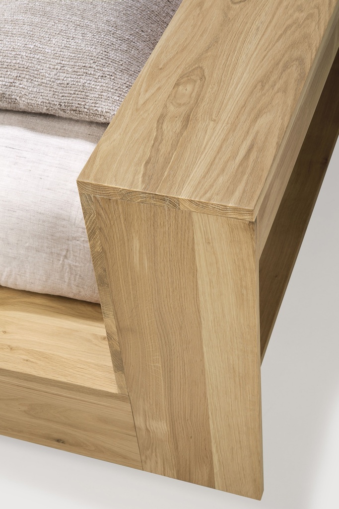 Oak Nordic II bed