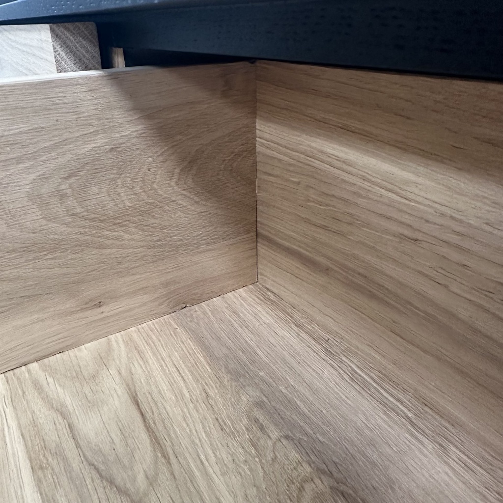 Blackbird sideboard