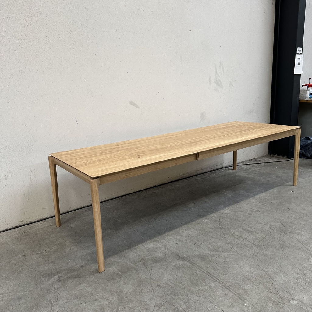 Bok extendable dining table