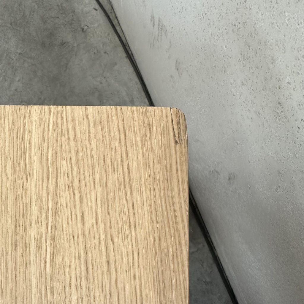 Bok extendable dining table