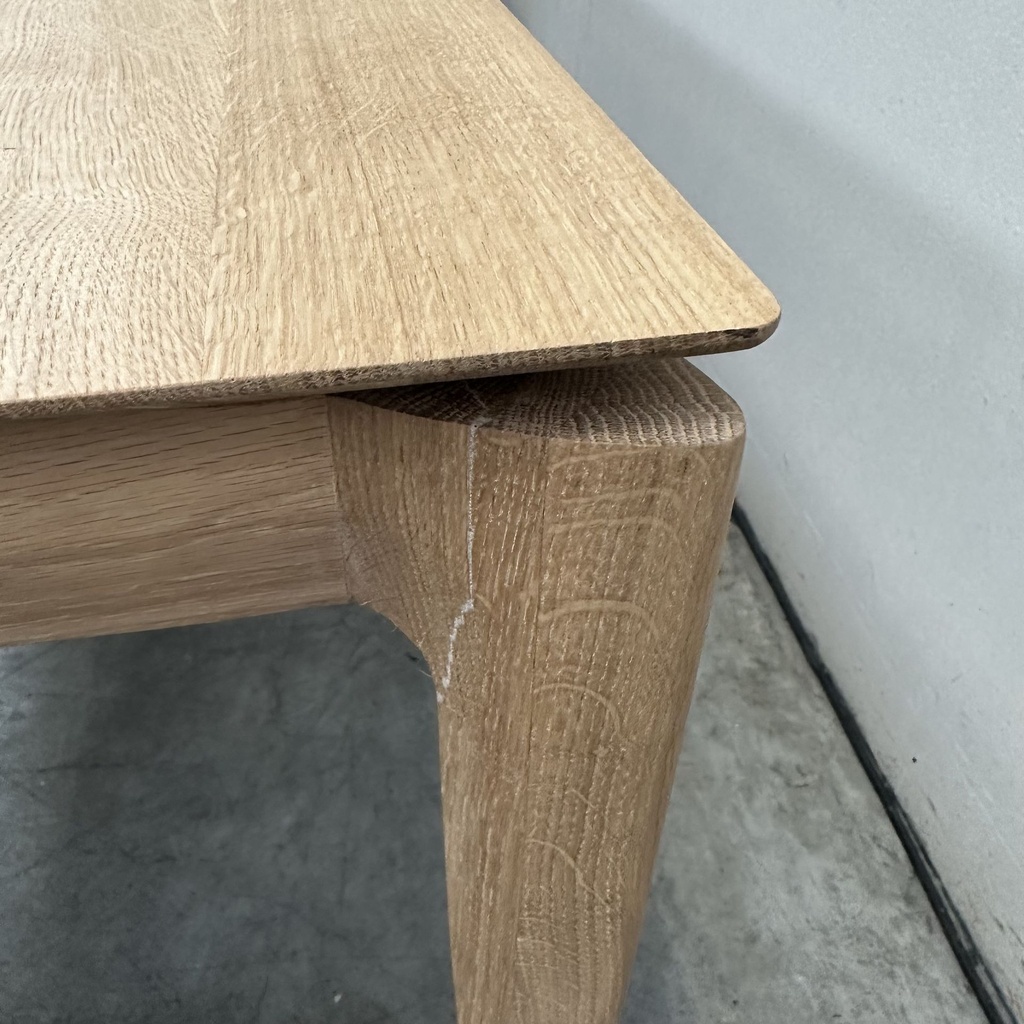 Bok extendable dining table