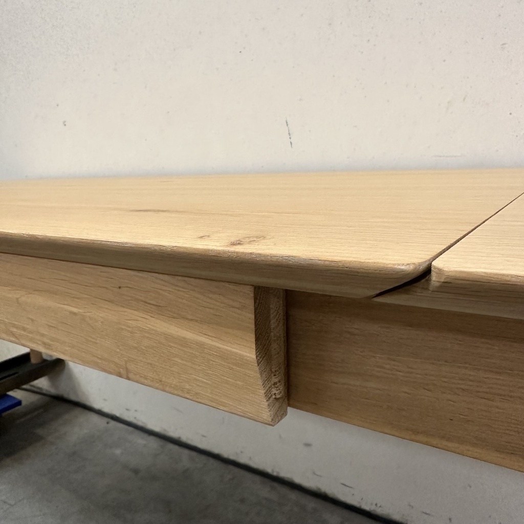 Bok extendable dining table