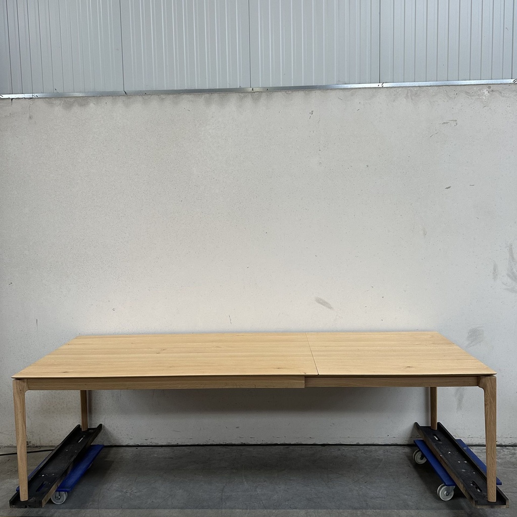 Bok extendable dining table