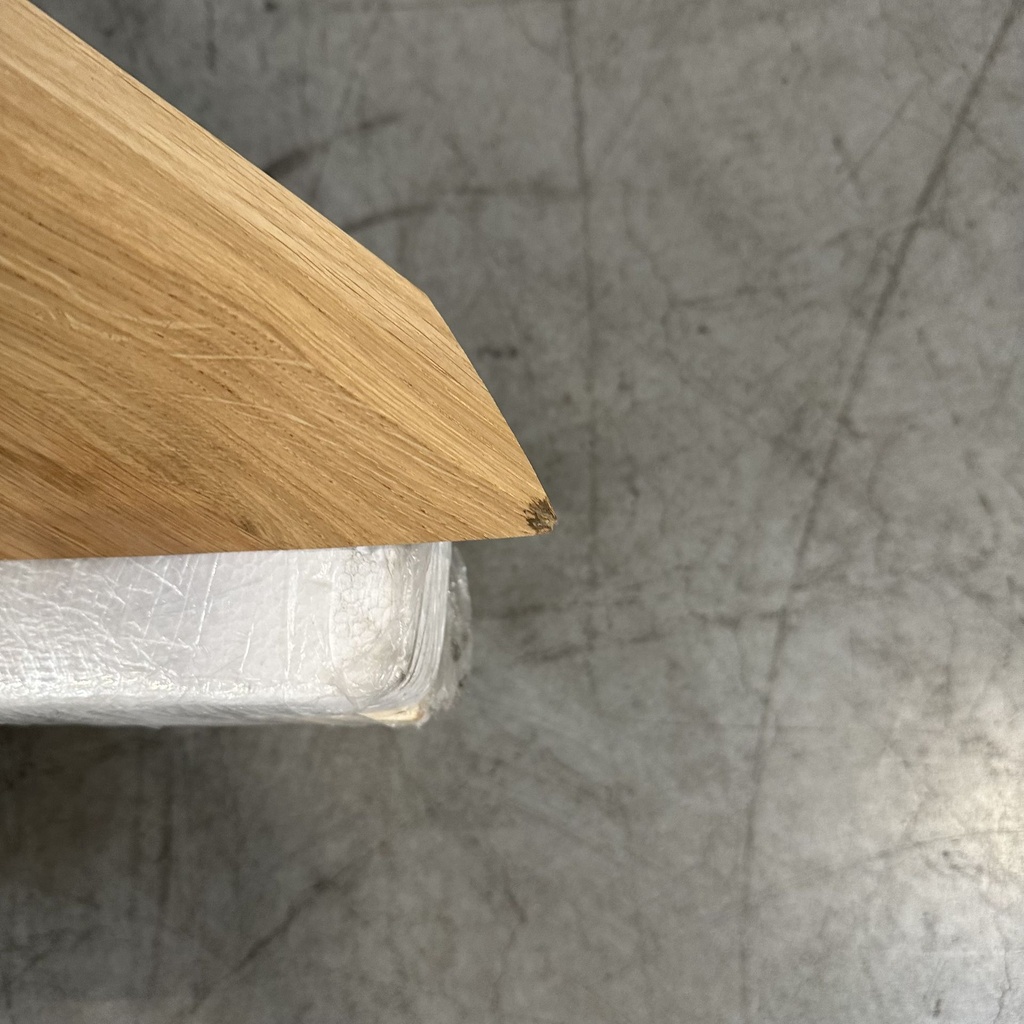 Circle dining table