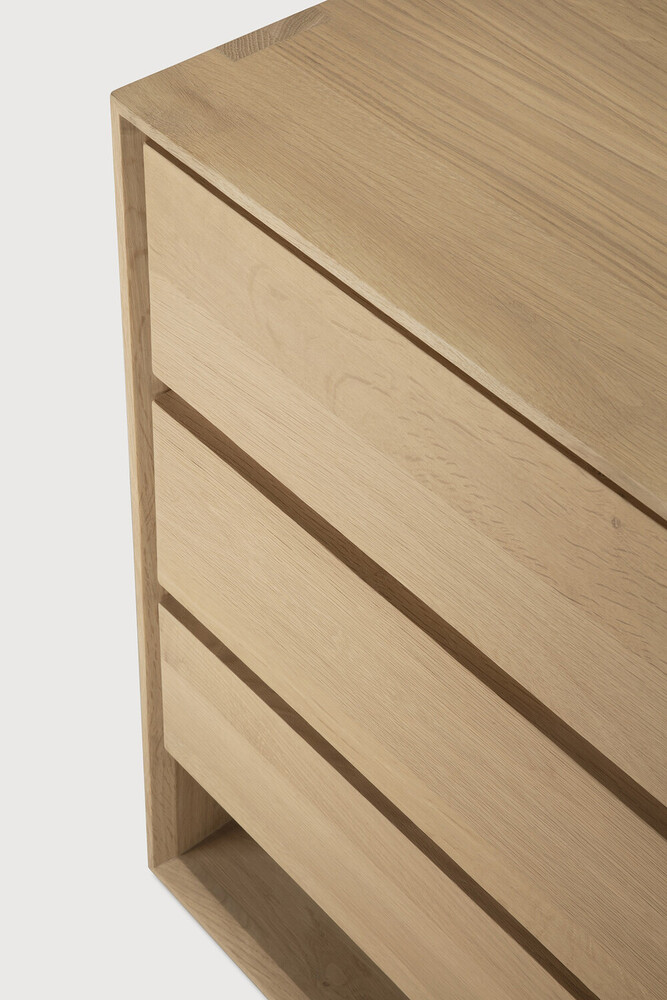 Nordic dresser