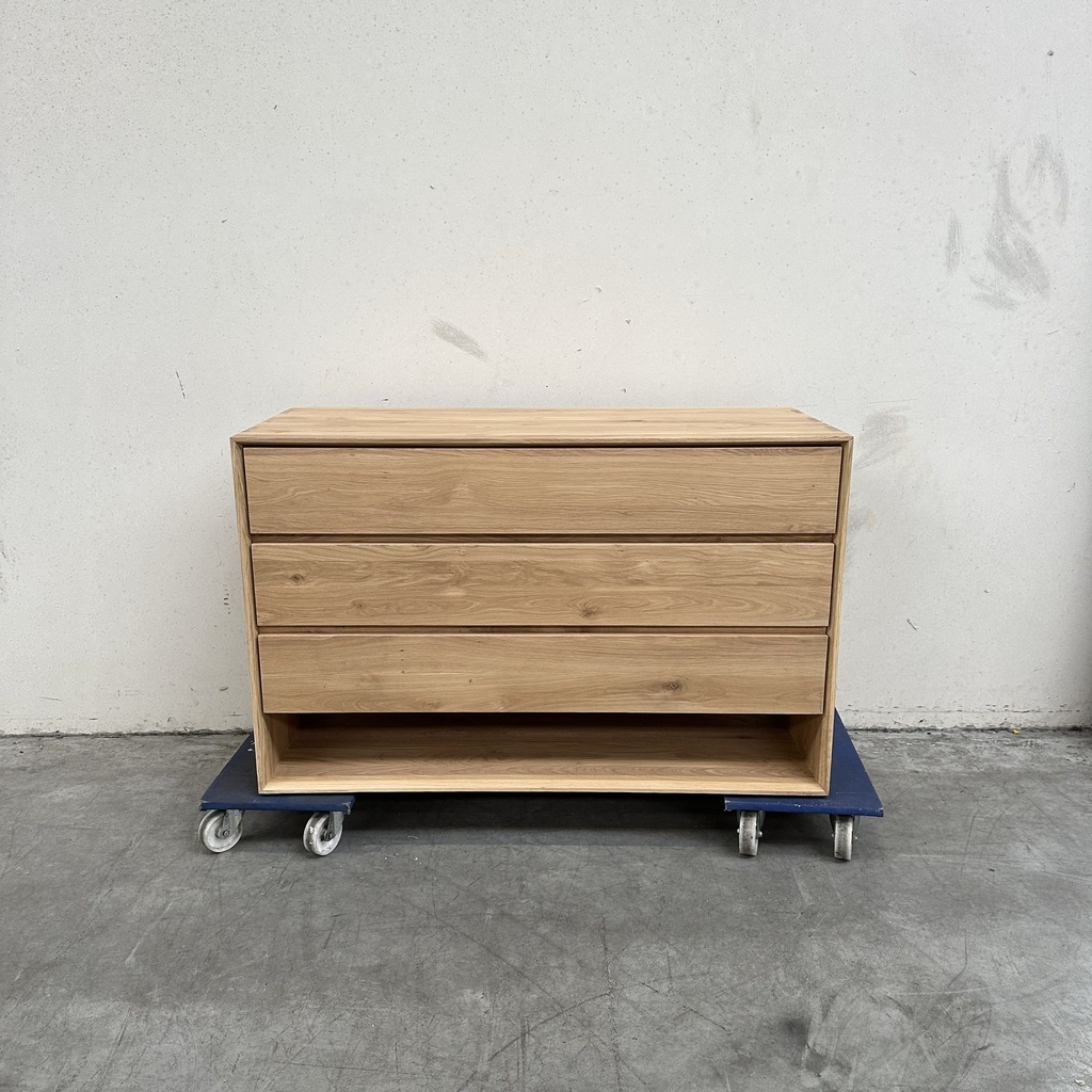 Nordic dresser