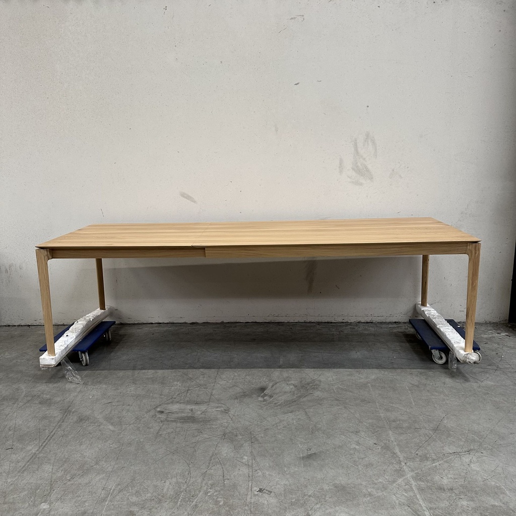 Bok extendable dining table