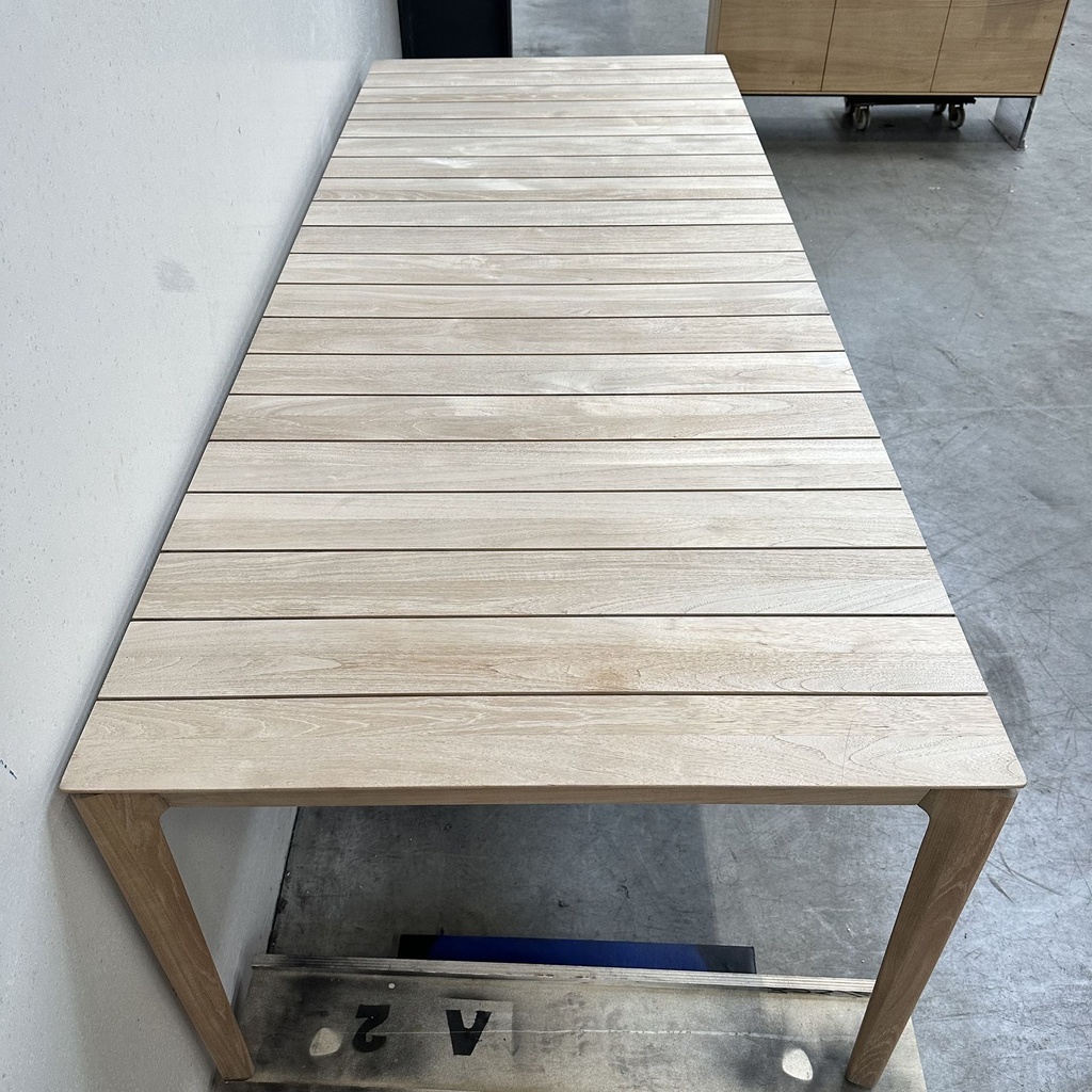 Bok outdoor dining table