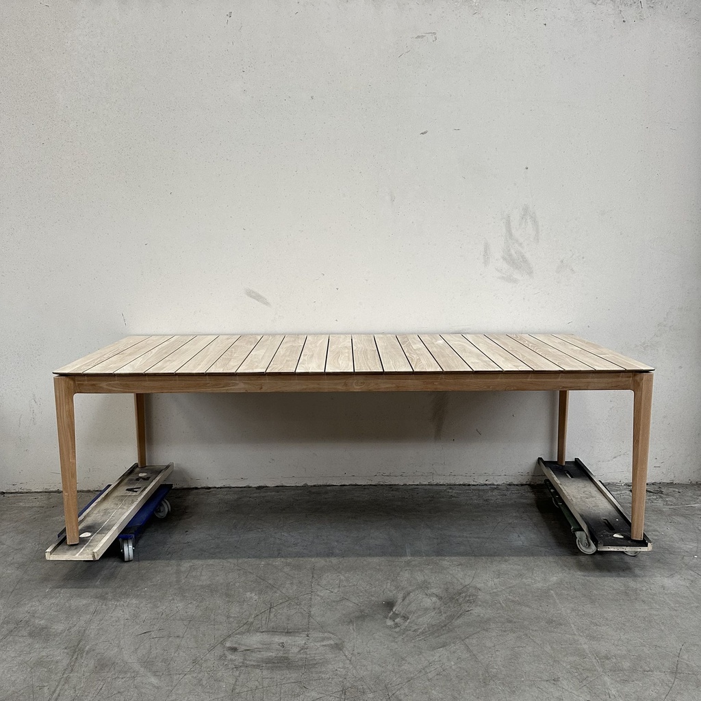 Bok outdoor dining table