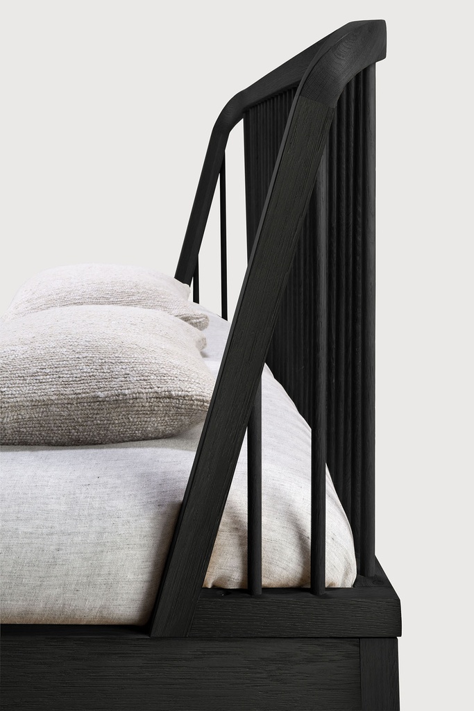 Spindle bed black