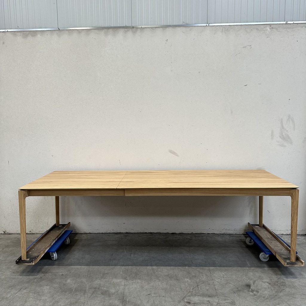 Bok extendable dining table