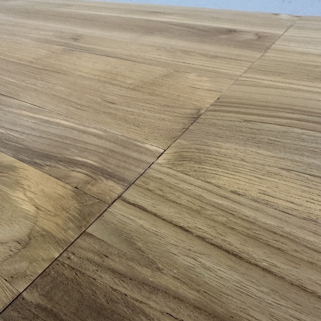 Bok extendable dining table