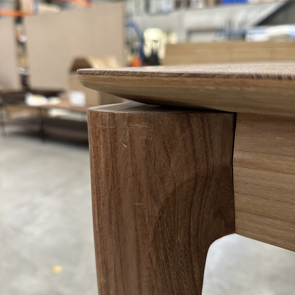 Bok extendable dining table