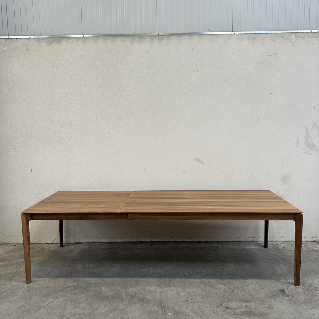 Bok extendable dining table