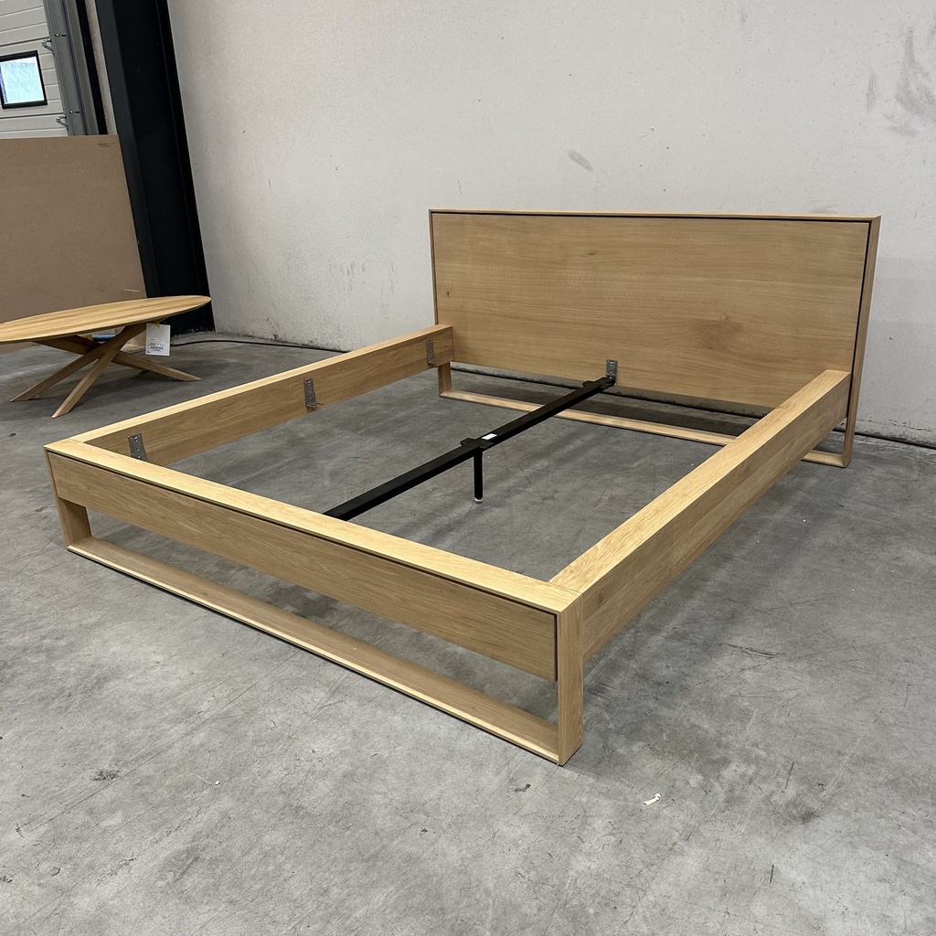 Oak Nordic II bed