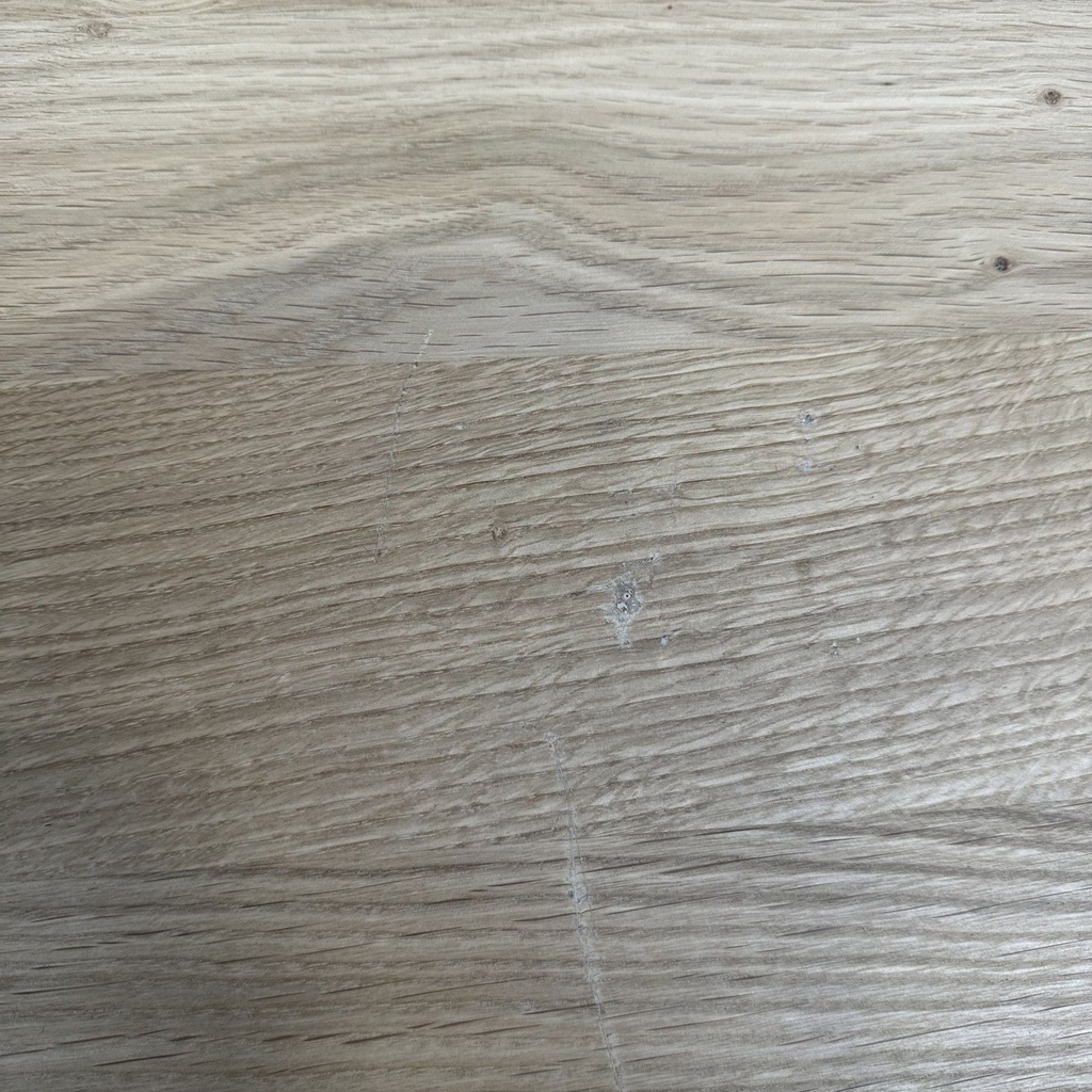 Slice dining table