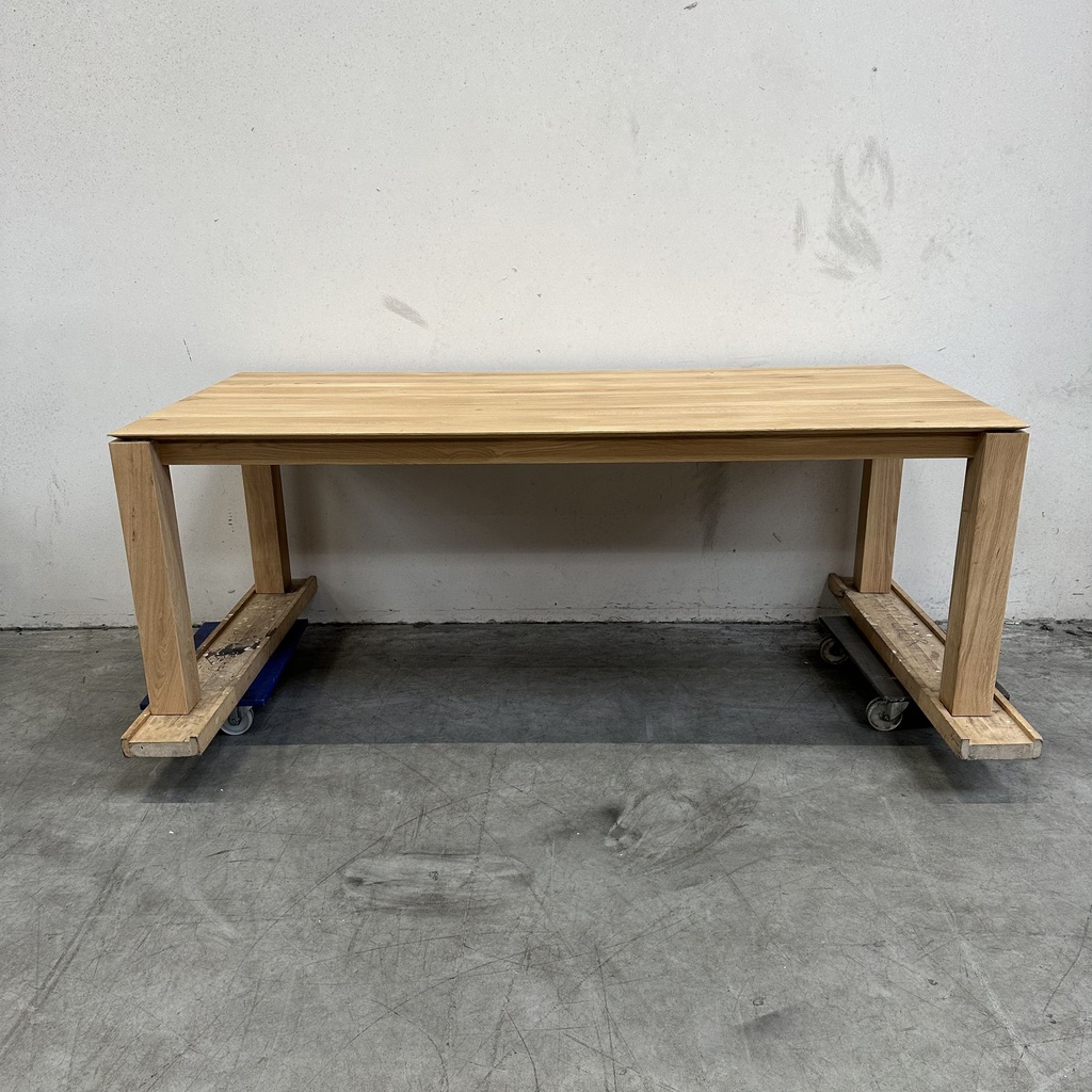 Slice dining table