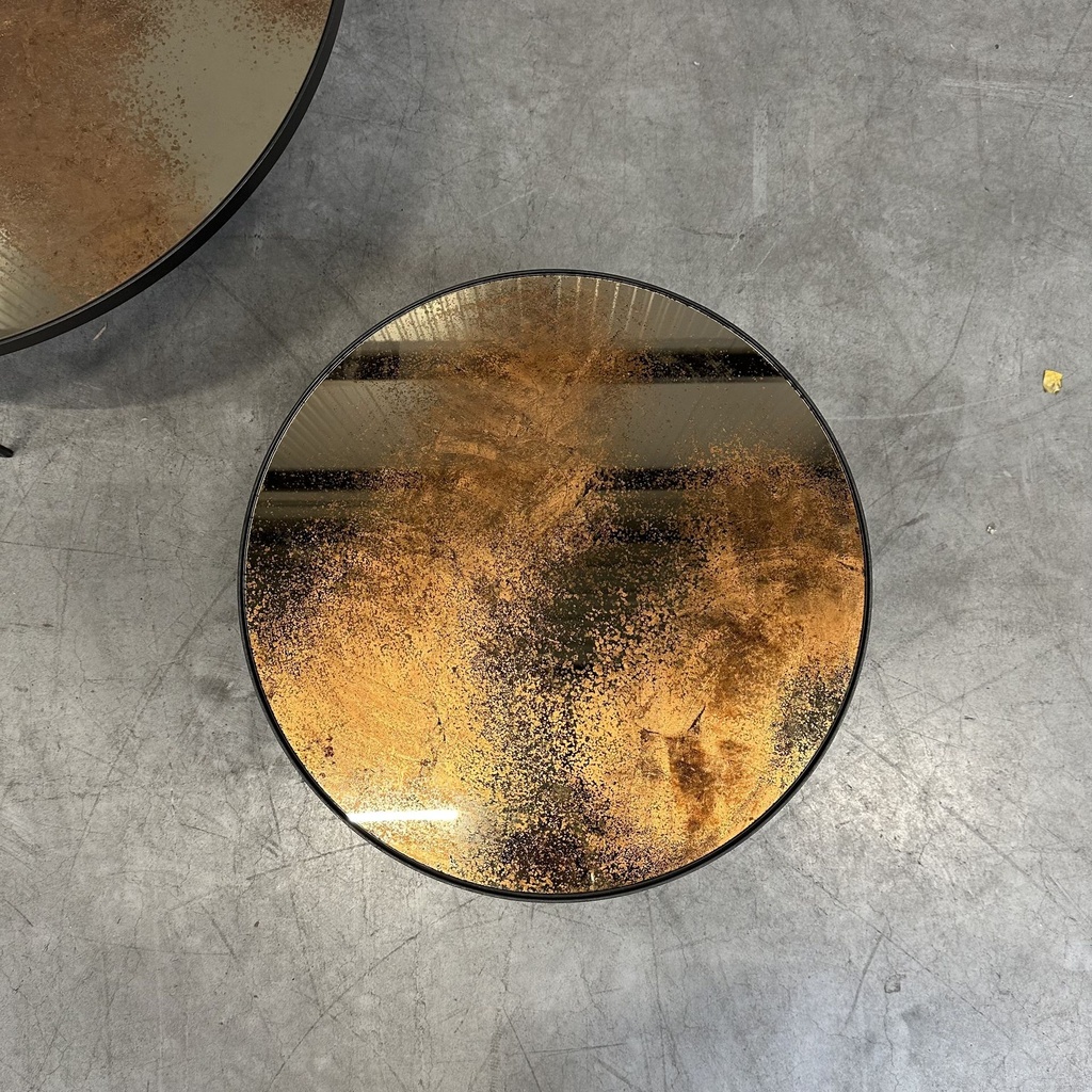 Nesting coffee table set