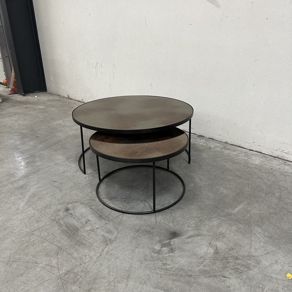 Nesting coffee table set