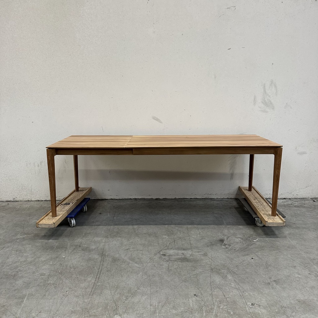 Bok extendable dining table