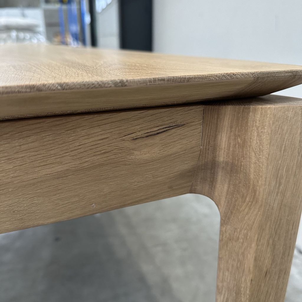 Bok extendable dining table