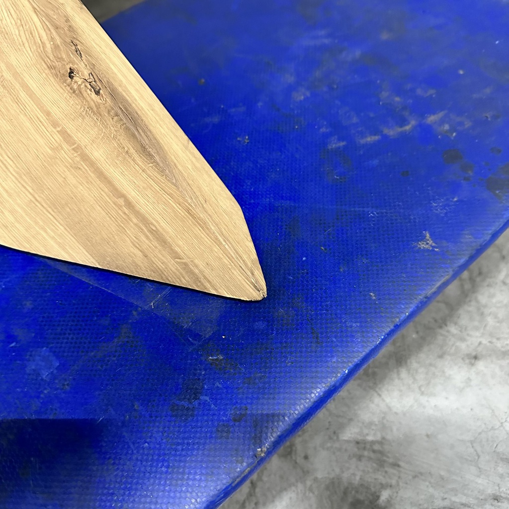 Circle dining table