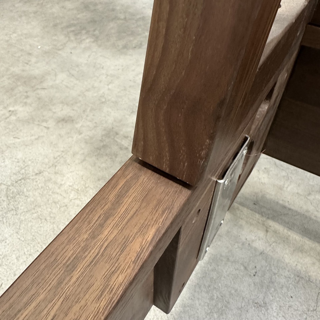 Walnut Spindle bed