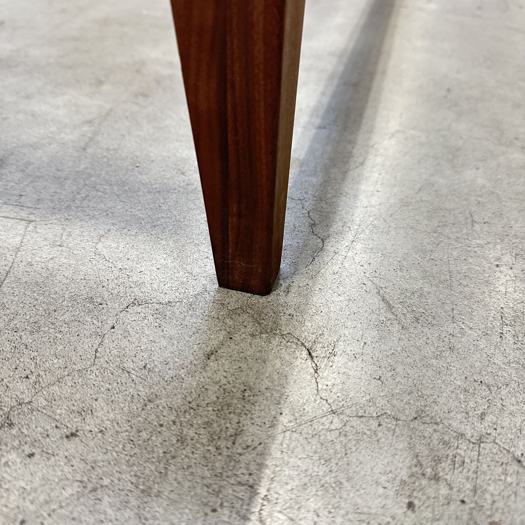 Walnut Spindle bed