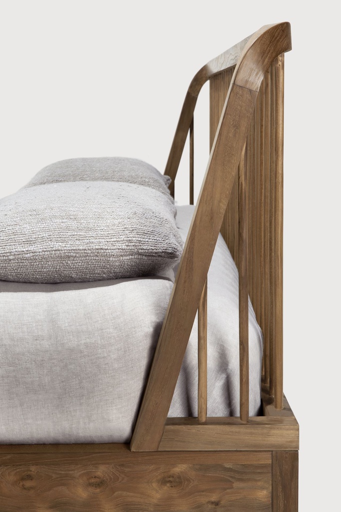 Spindle bed - reclaimed teak