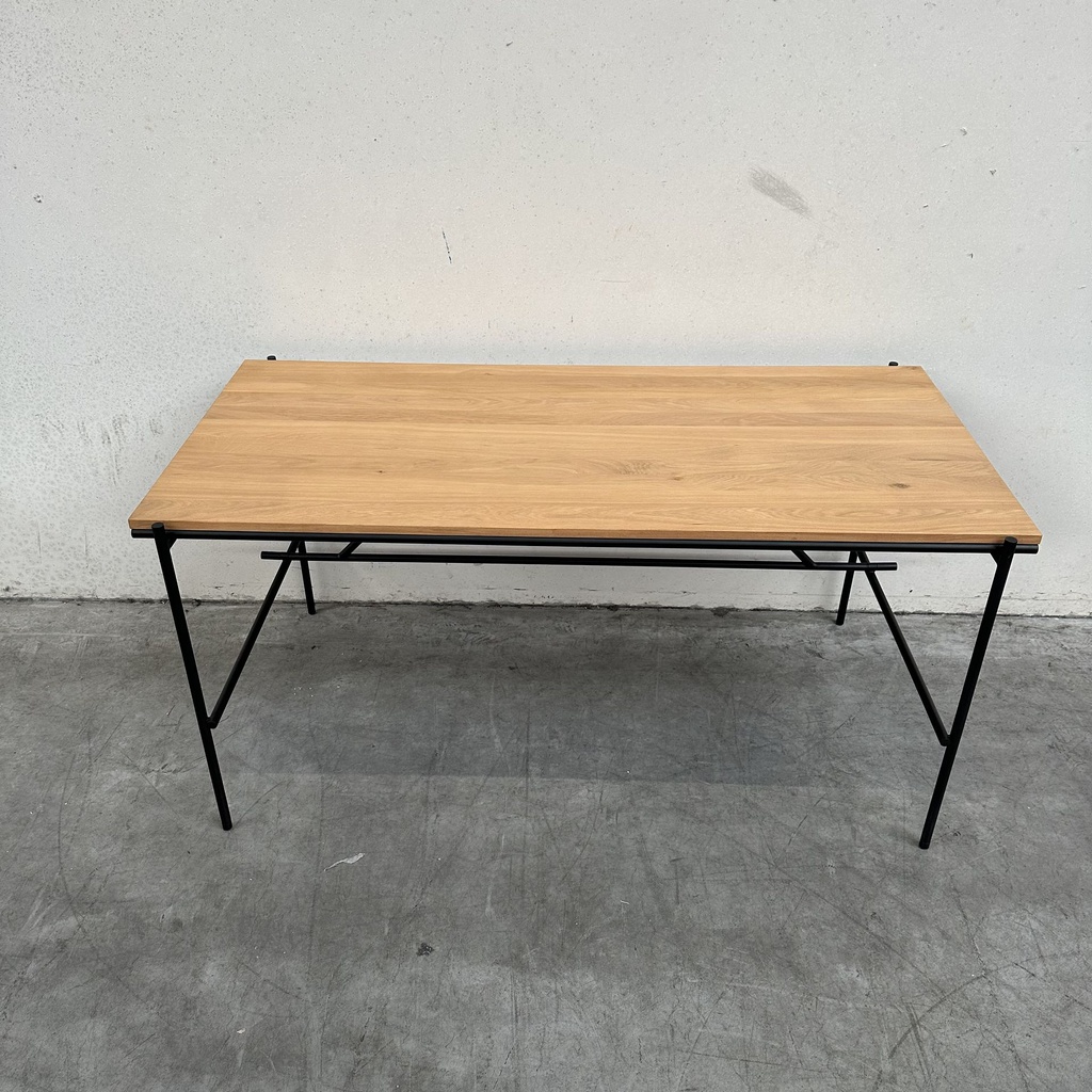 Oscar desk