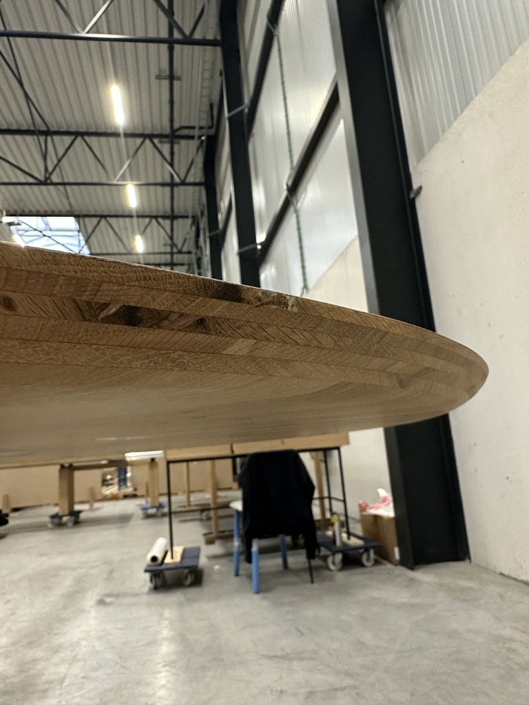 Torsion dining table