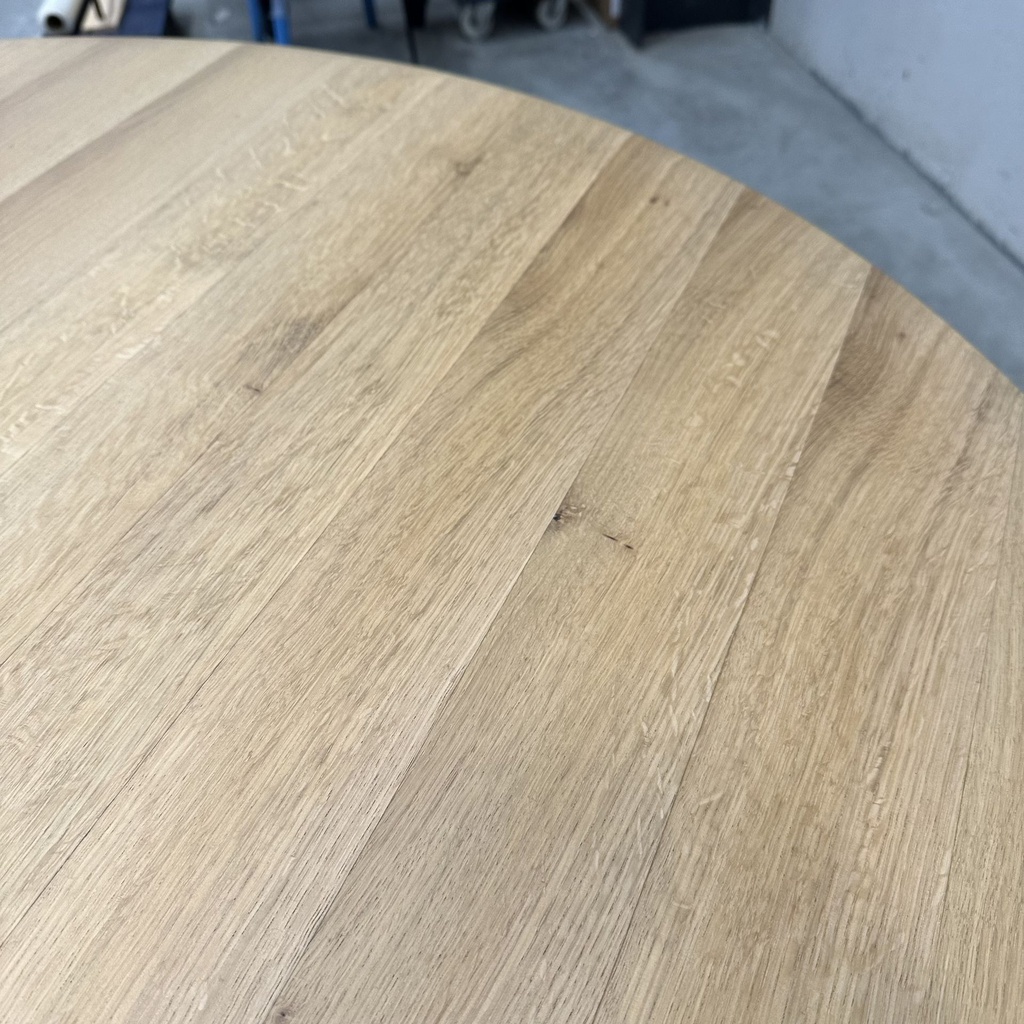 Torsion dining table