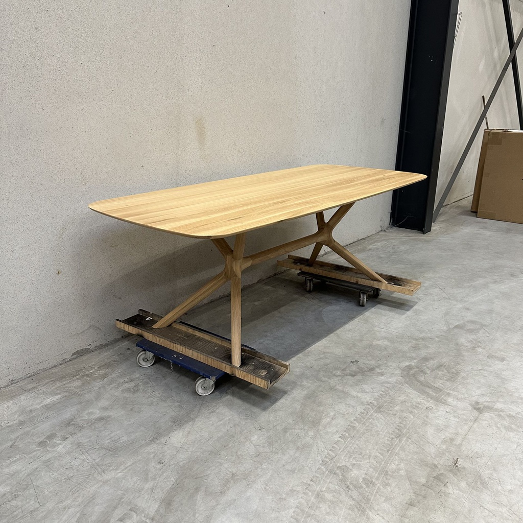 X dining table