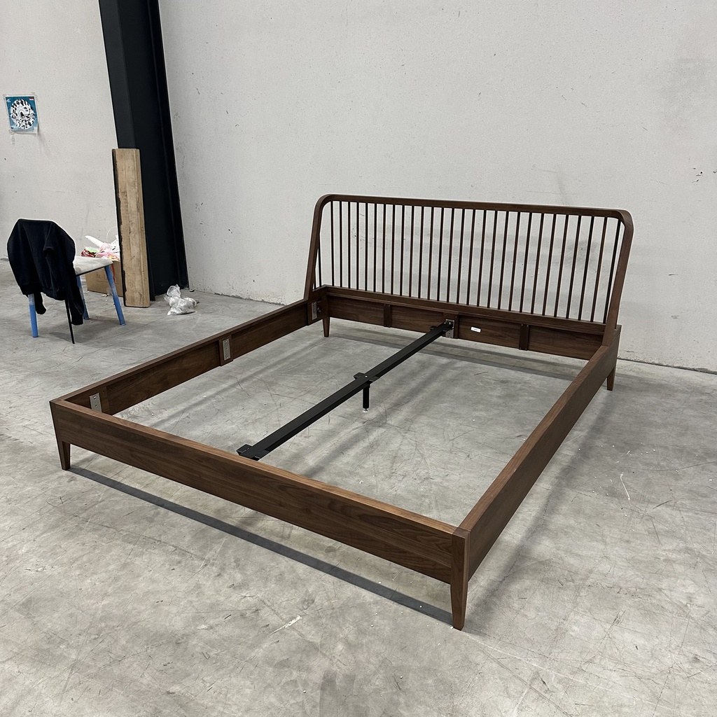 Walnut Spindle bed