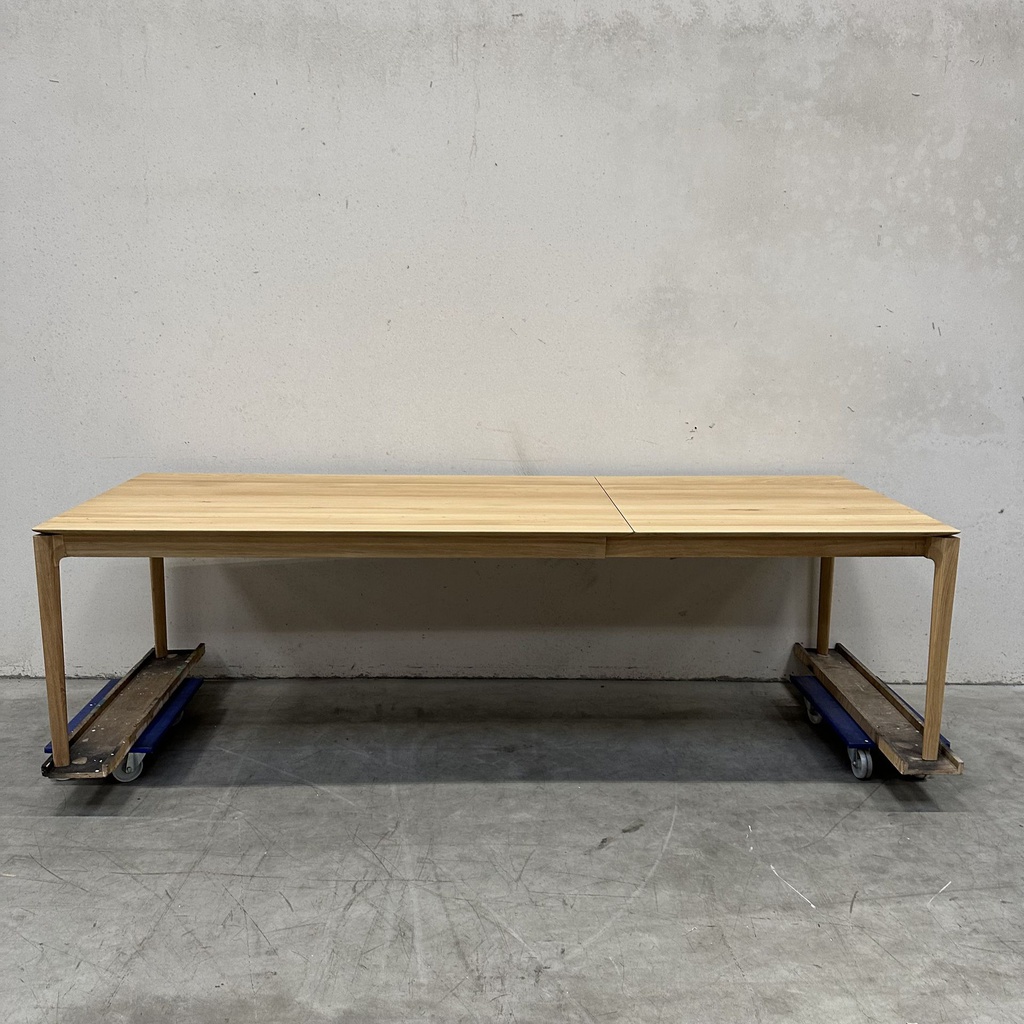 Bok extendable dining table