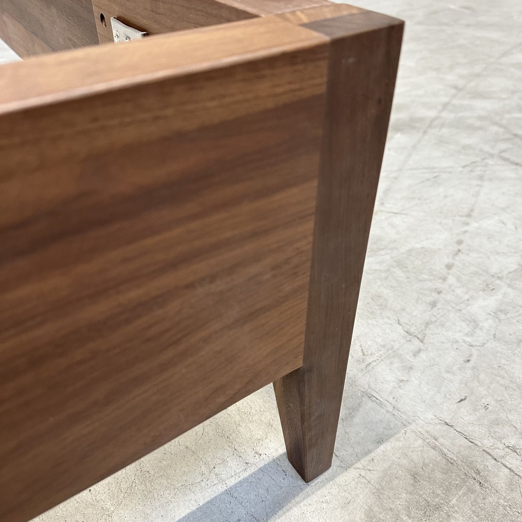 Walnut Spindle bed