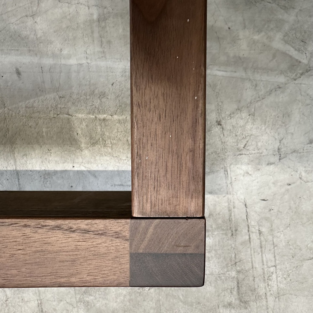 Walnut Spindle bed